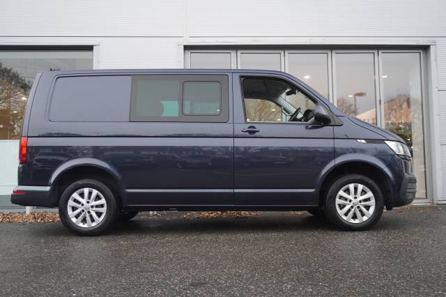 2022 Volkswagen Transporter 2.0 T30 TDI 150 Kombi Van Highline SWB