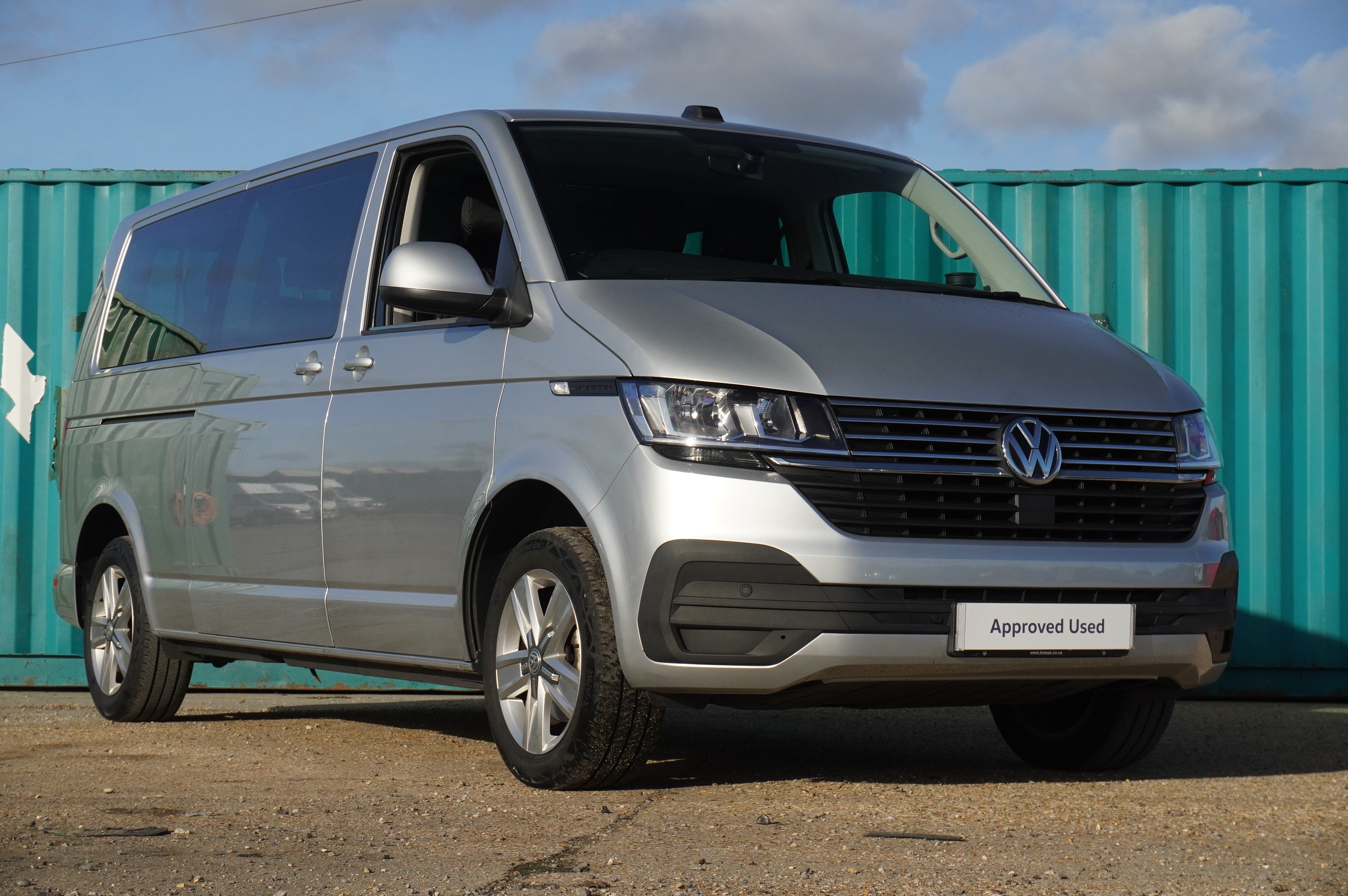 2023 Volkswagen Transporter Shuttle