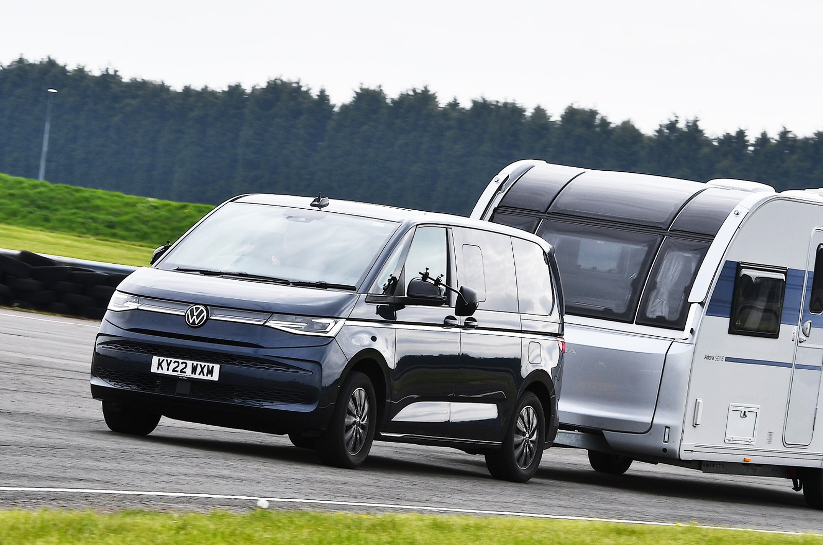 Volkswagen Commercial Vehicles celebrates double win at the 2025 Towcar of the Year Awards